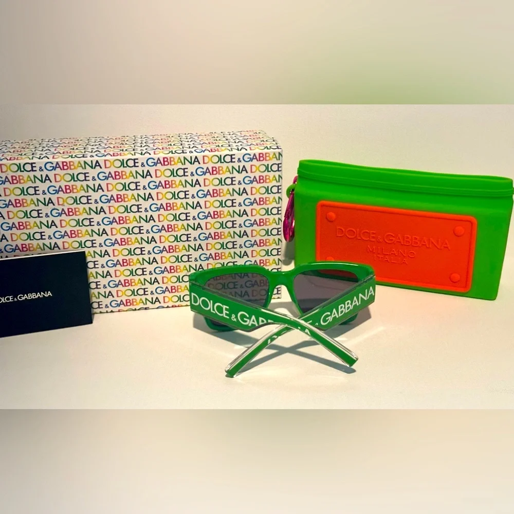 🔥 NWT- KIDS AUTHENTIC DOLCE & GABBANA SUNGLASSES 😎 THESE ARE 🔥❗️